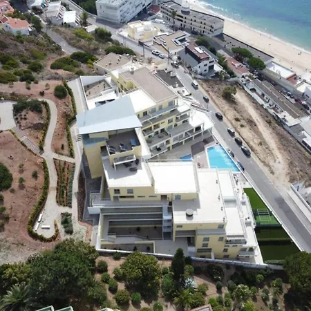 A-mo By Trip2portugal