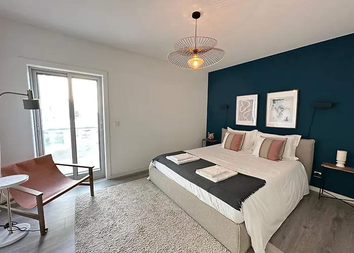 A-mo By Trip2portugal *