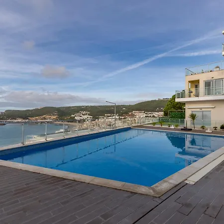 A-mo By Trip2portugal