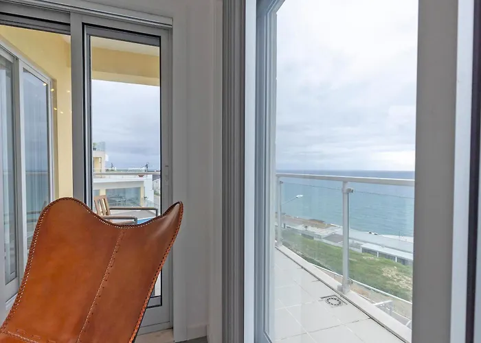 A-mo By Trip2portugal